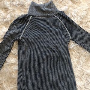 Abercrombie & Fitch turtleneck sweater
